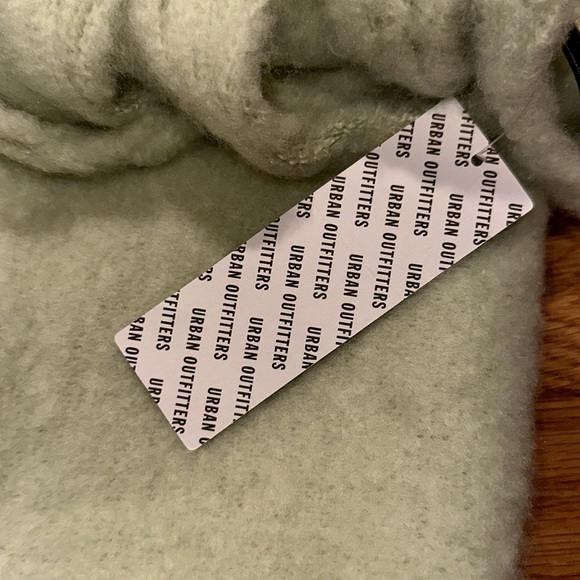 NWT Urban Outfitters Scarf - Picture 3 of 4